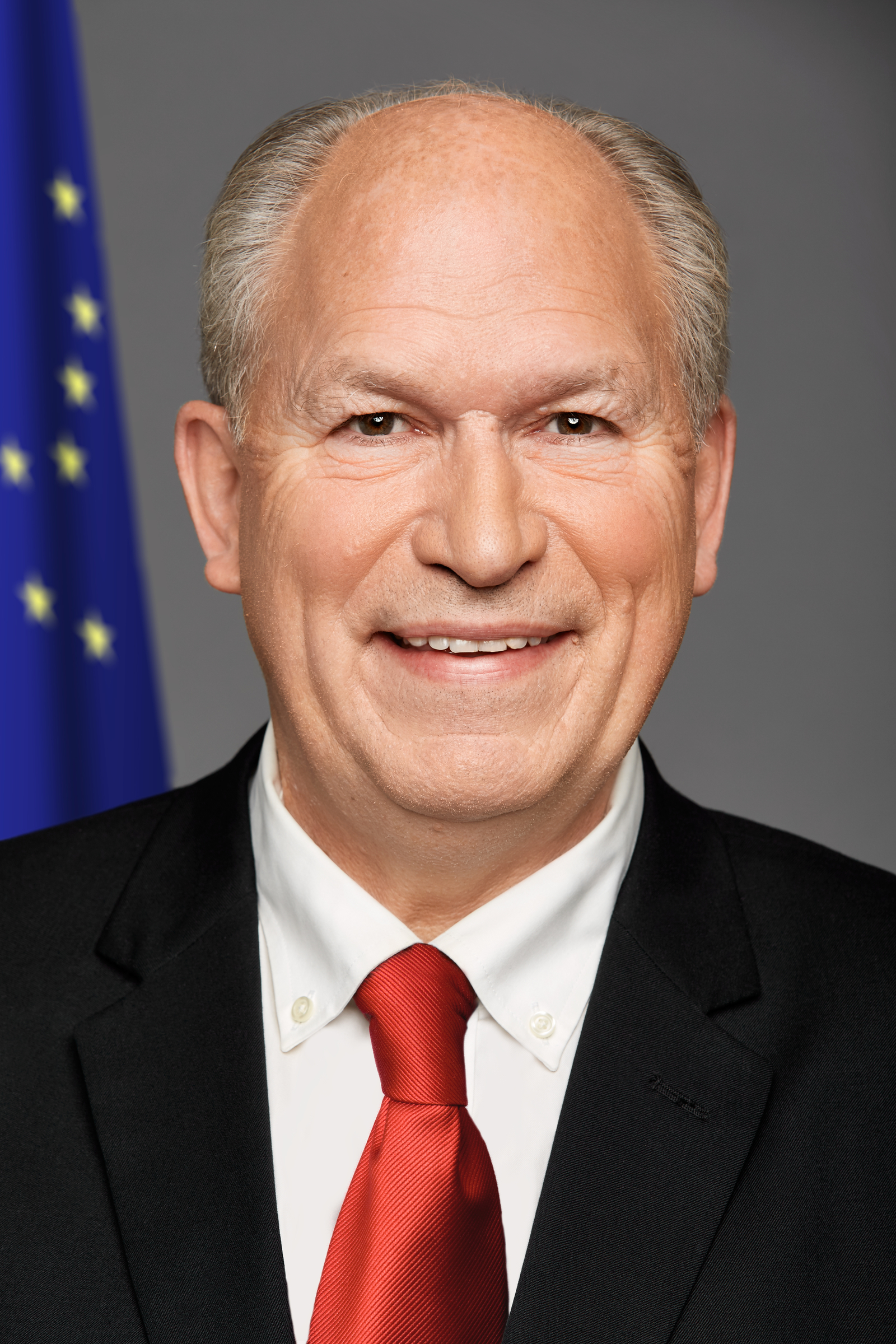 Gov. Bill Walker official portrait. (Courtesy State of Alaska)
