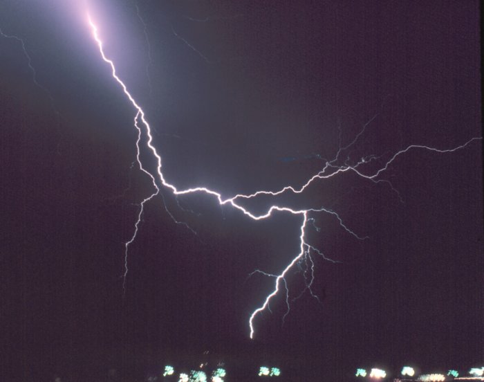 2 Alaska Airlines flights hit by lightning in Alaska