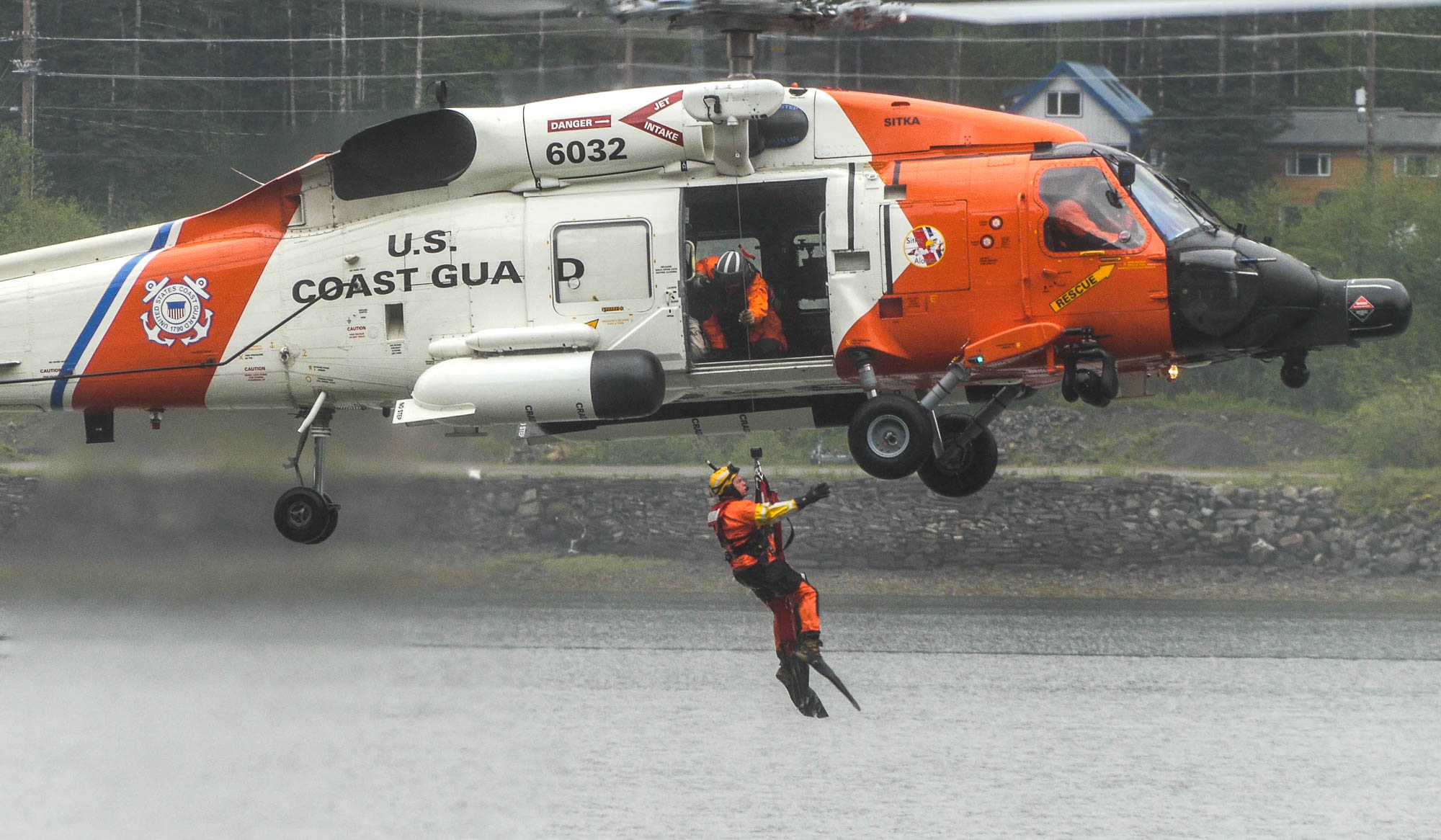 Update: Coast Guard says 2 men missing after skiff capsizes near Ketchikan