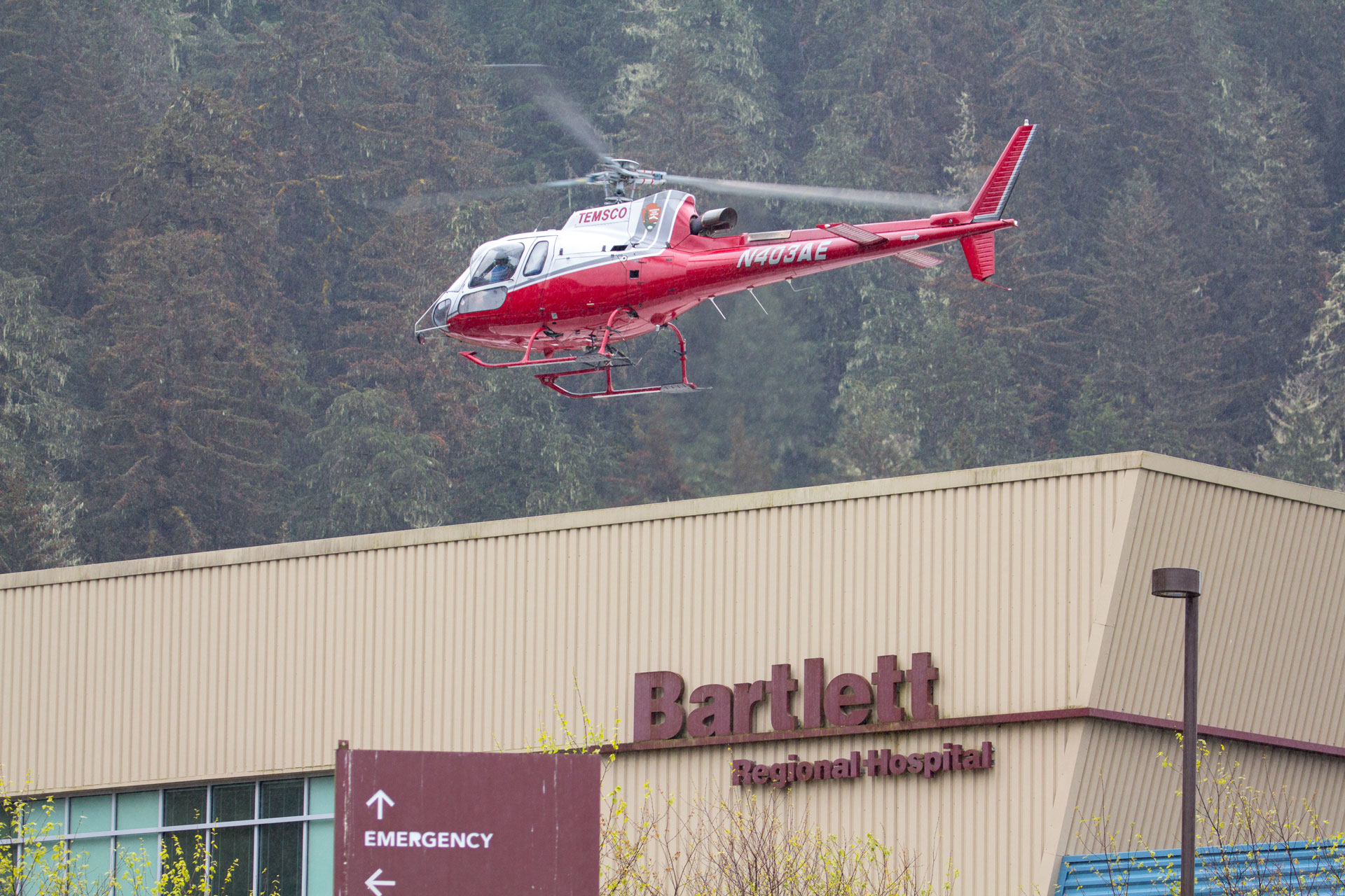 Hospital temporarily locks down after threat