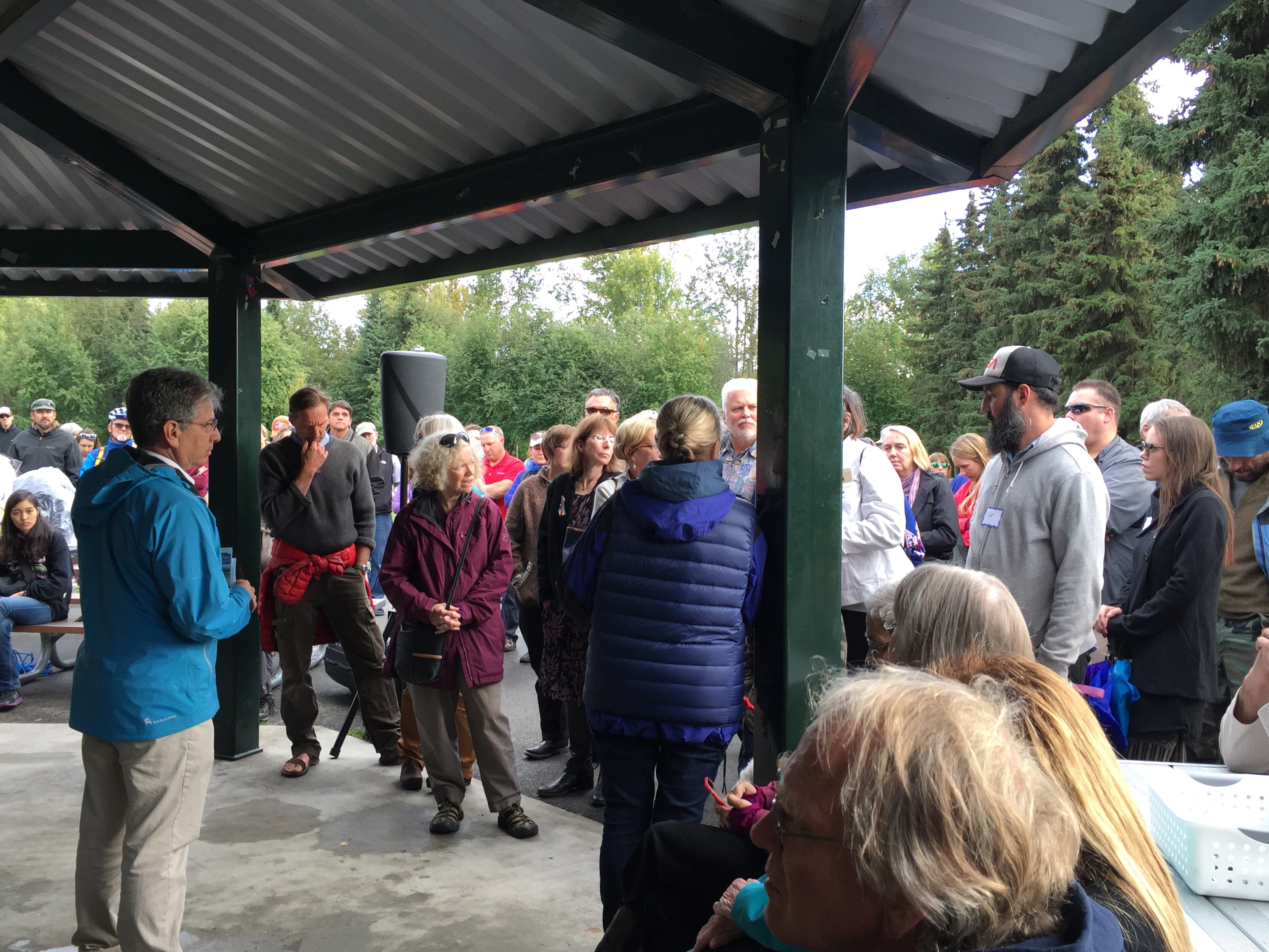 Boos and cheers as Anchorage residents question officials on recent crime