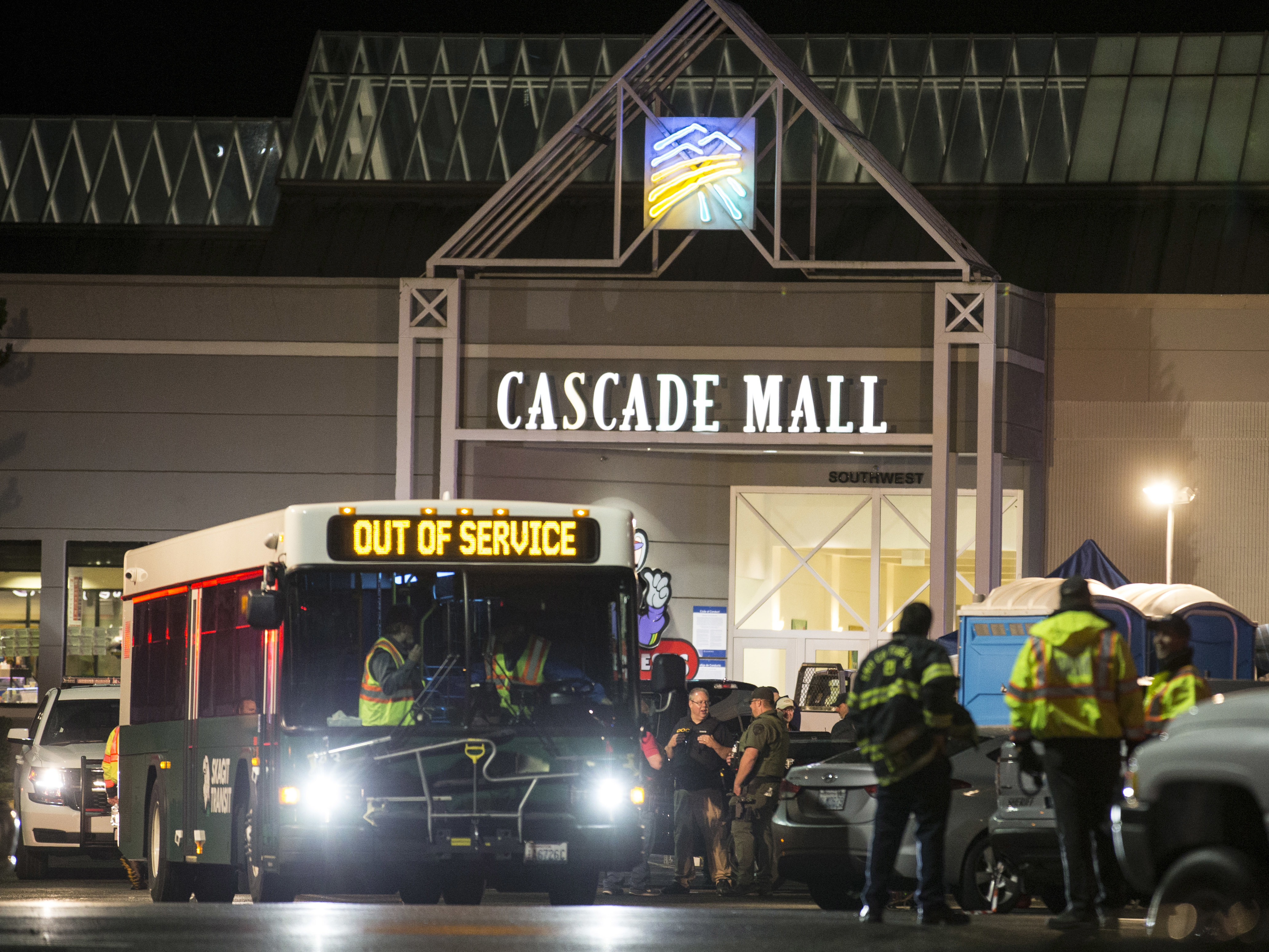 5 Killed In Shooting At A Washington State Mall; Manhunt Underway