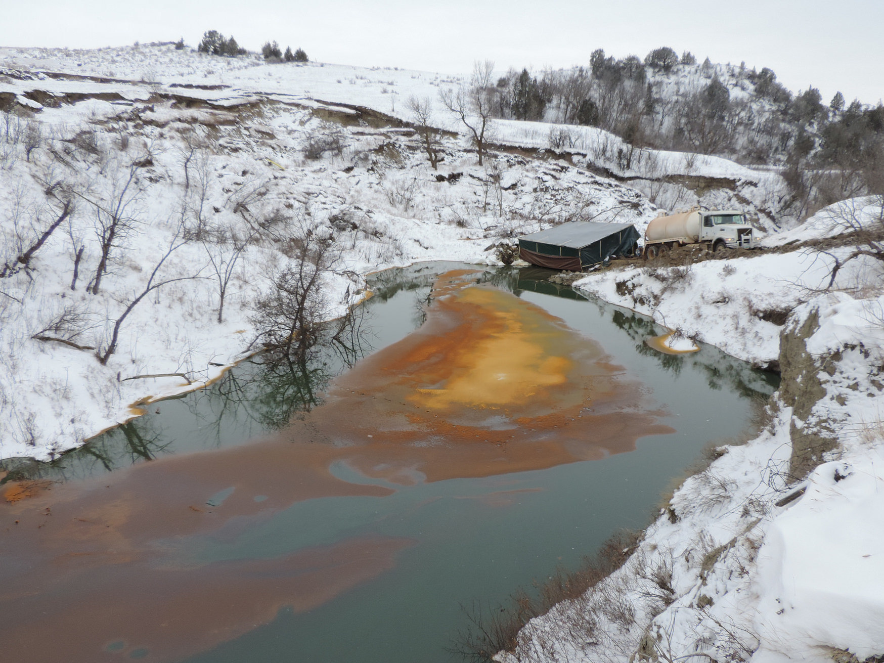 Pipeline spill adds to concerns about Dakota Access Pipeline