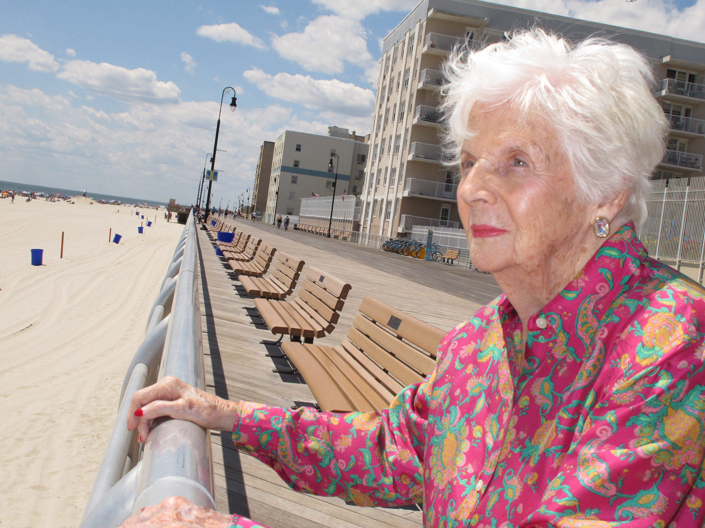 Lucille Horn, who was nursed to health in a Coney Island sideshow, dies at 96