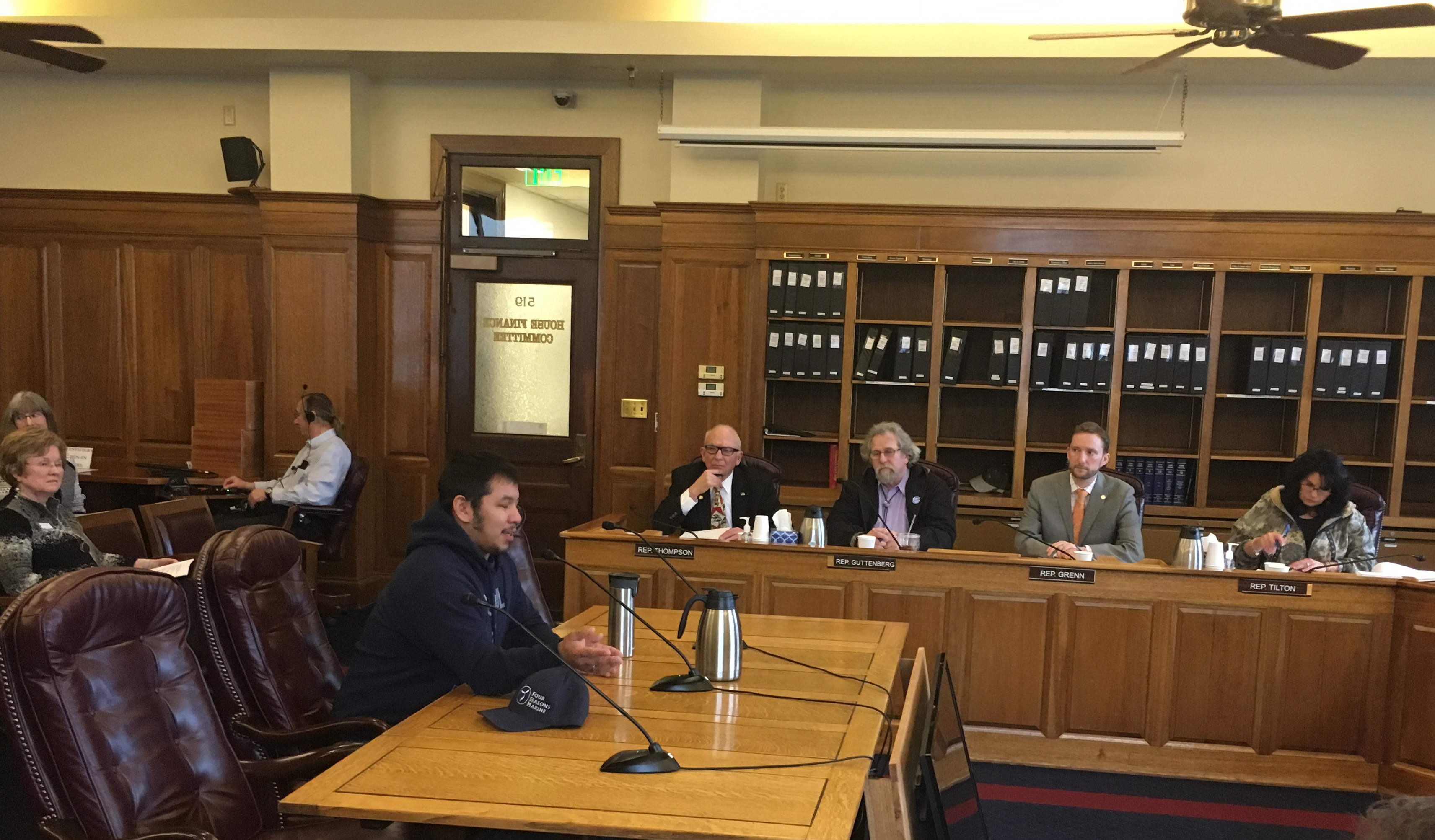 Public testimony split on bill that would introduce an income tax