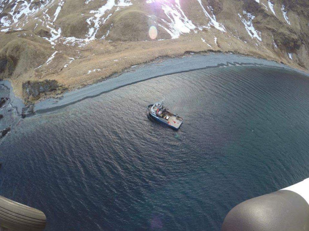 Fishing crew rescued after vessel runs aground off Unalaska