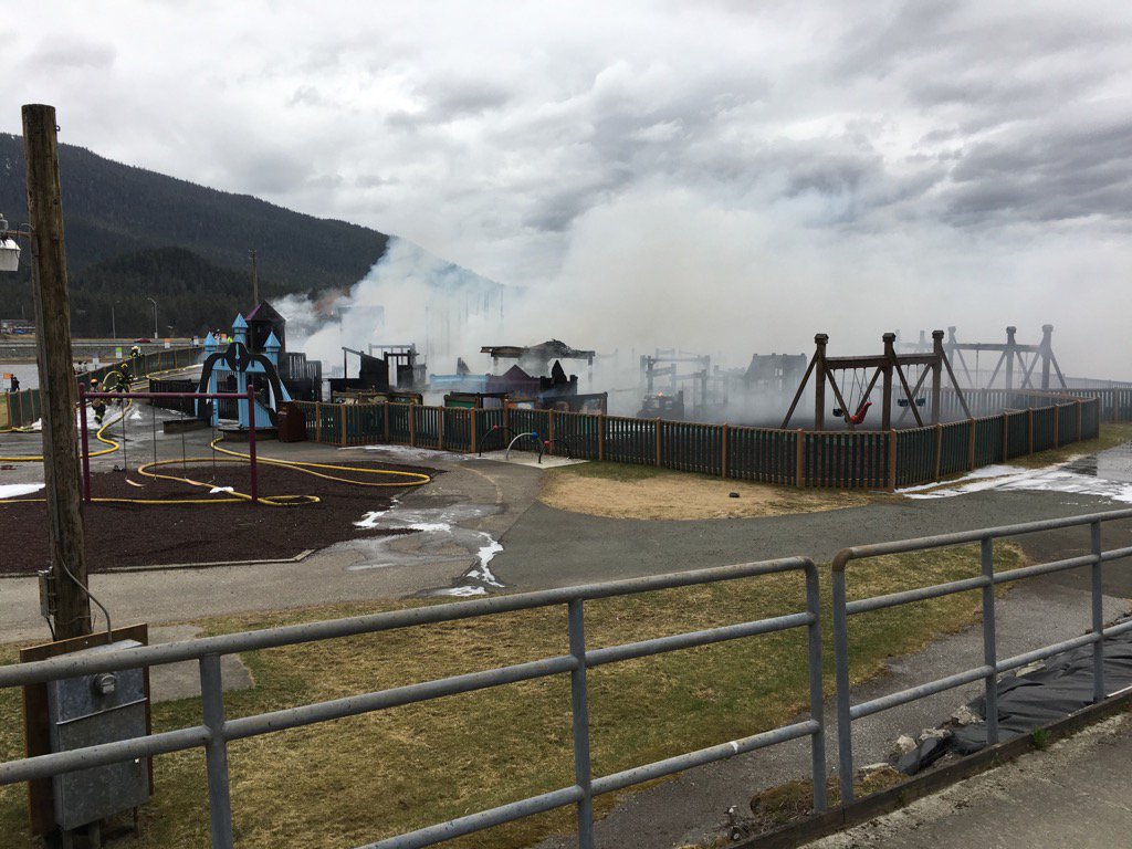 Breaking news: Fire at Twin Lakes playground