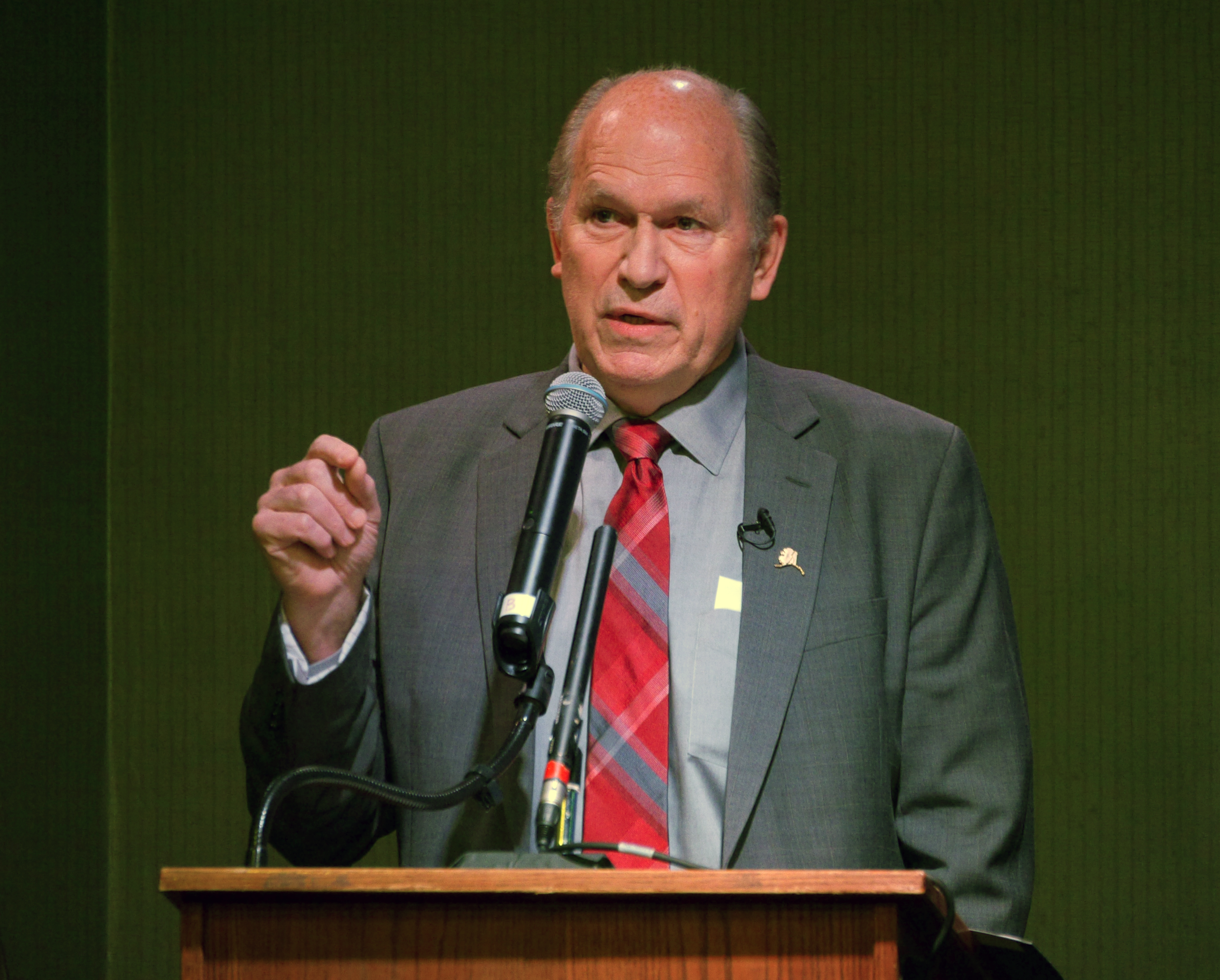 Muted reactions from Alaska officials to Trump decision on Paris Climate Agreement - KTOO