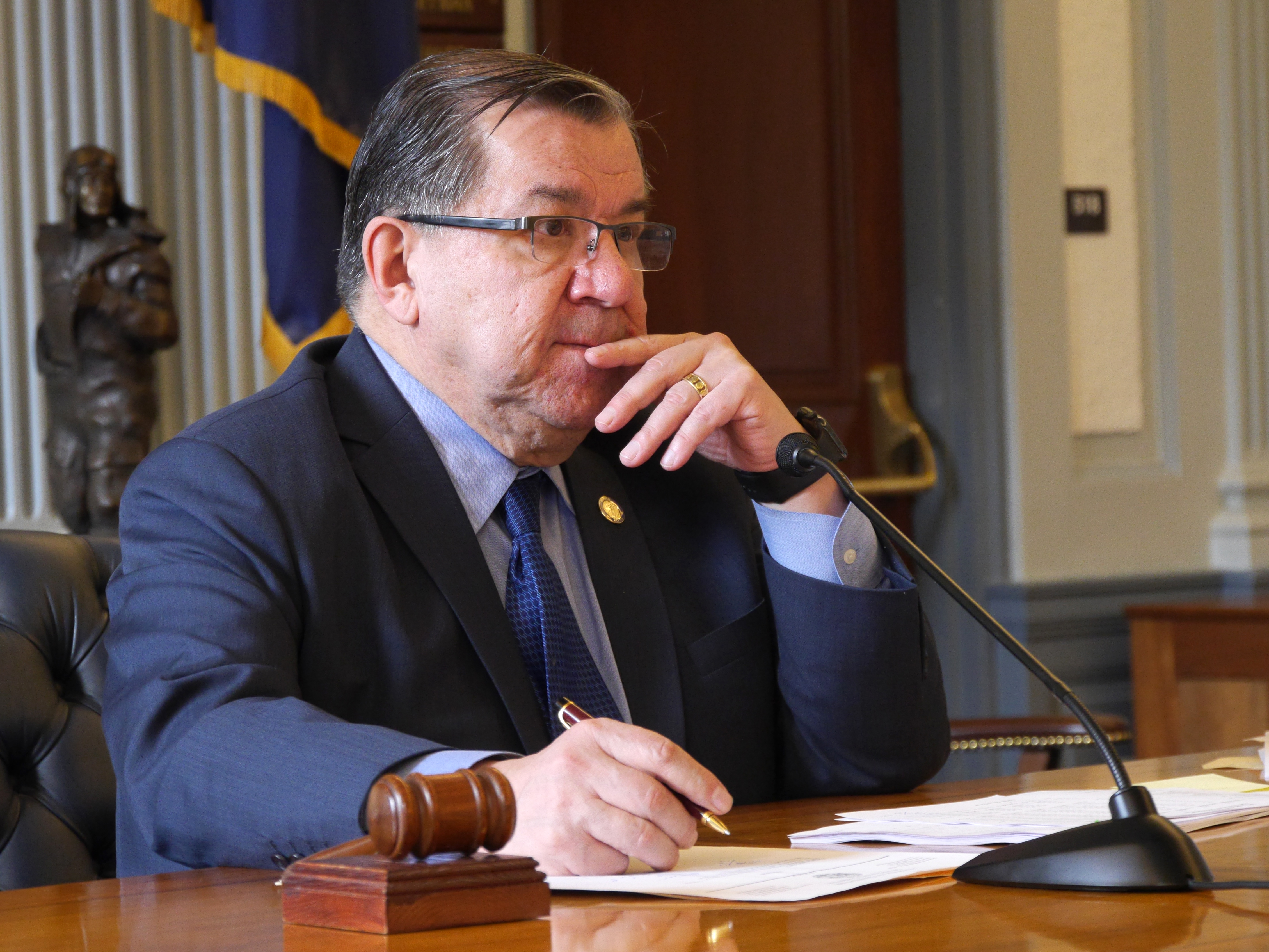 Senate committee seeks to cut per-student school funding