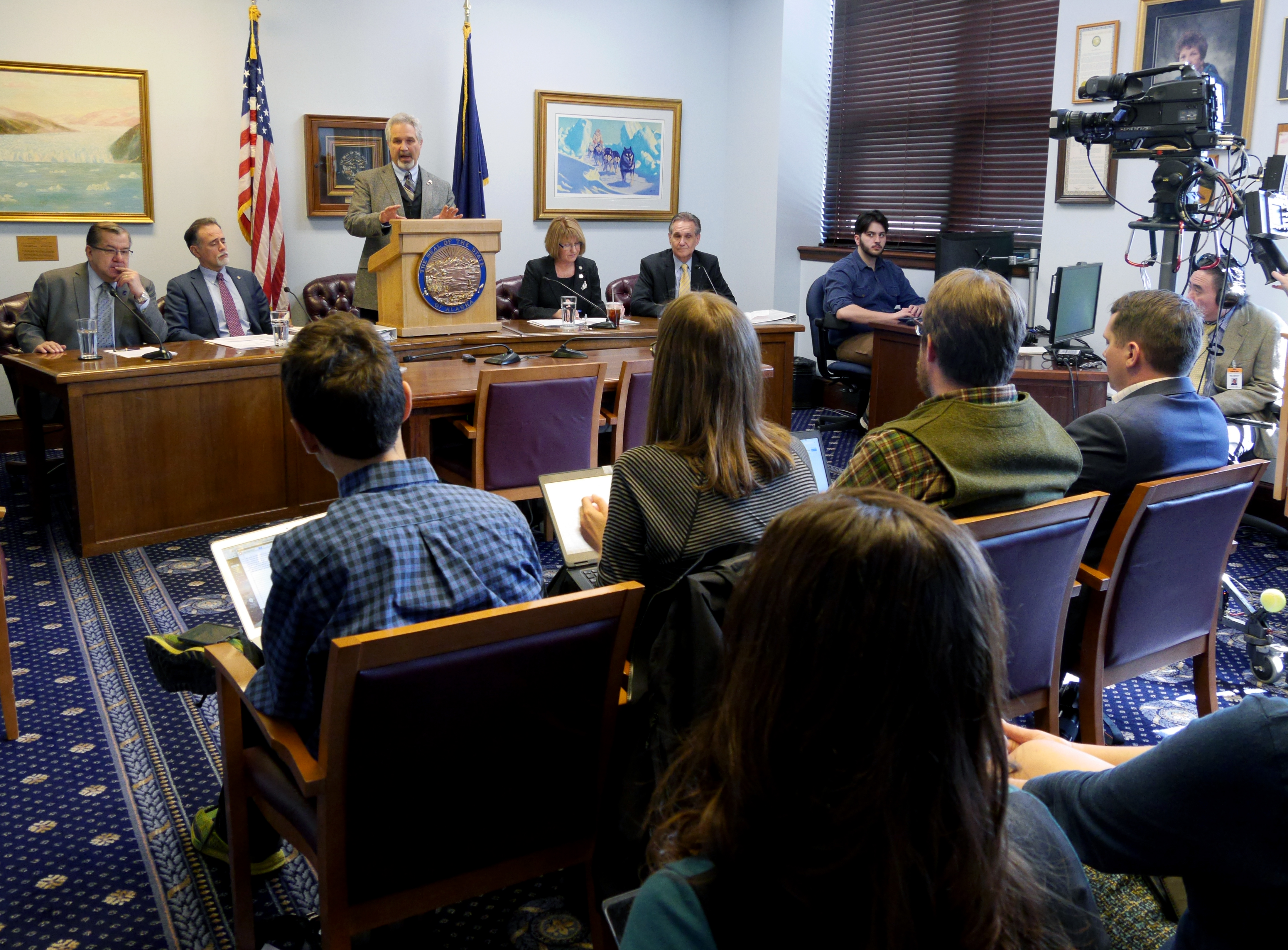 Alaska Legislature on pace to pass fewest bills ever