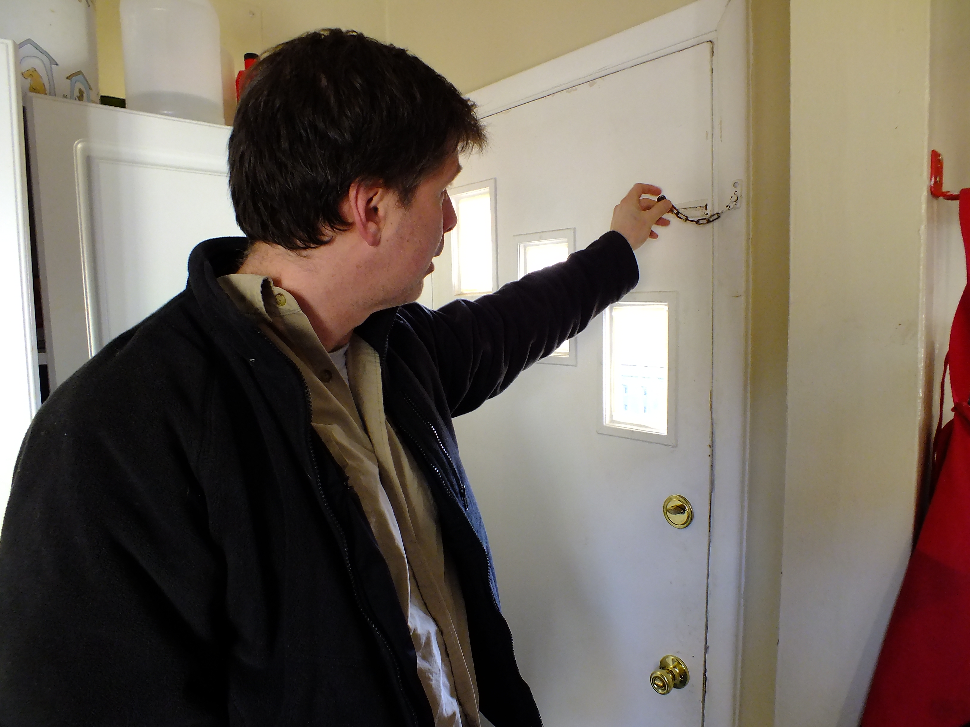 Burgled Juneau: How to make it difficult for a burglar to enter your place and take your stuff