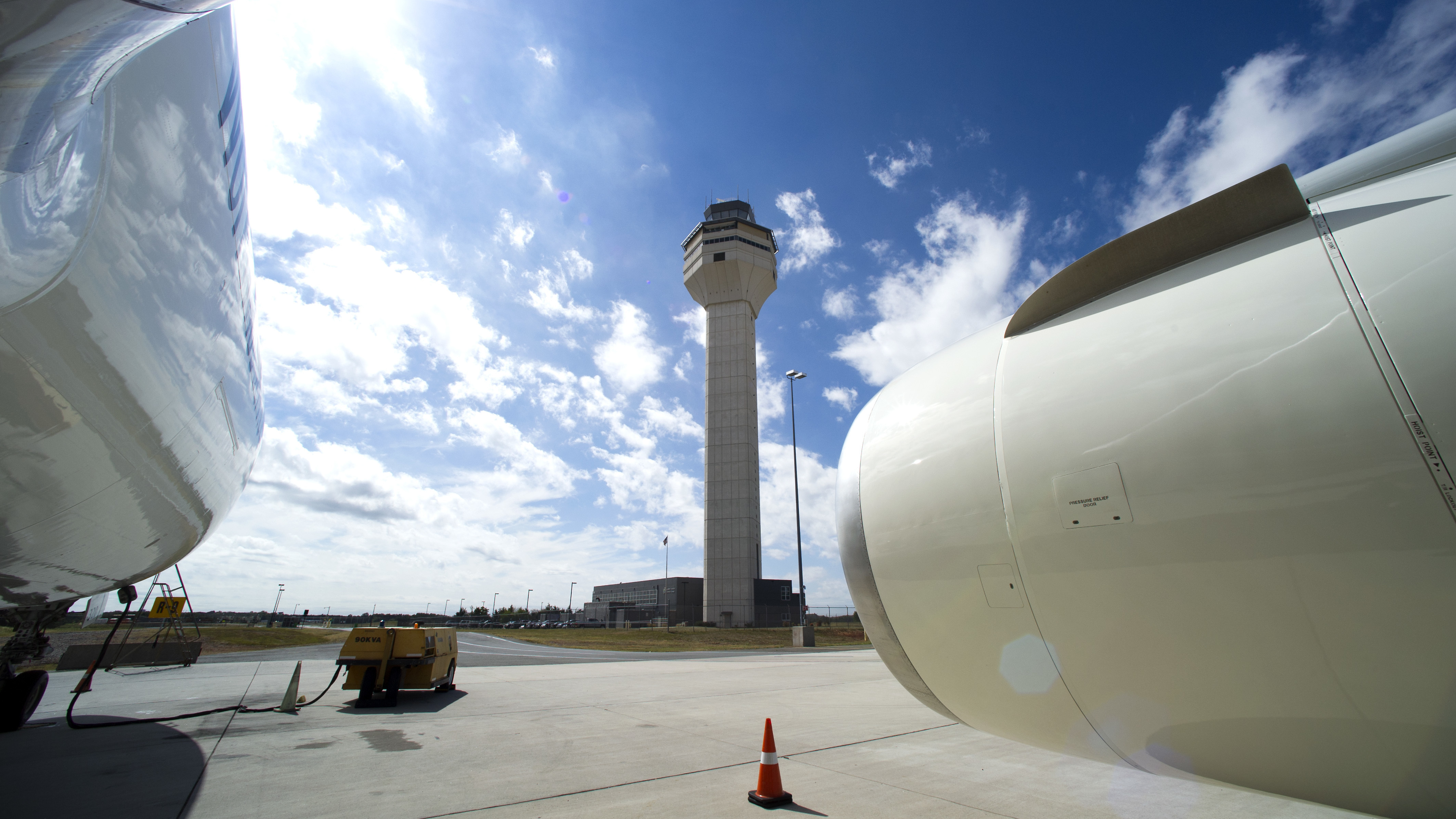 Trump announces plan to privatize air traffic control