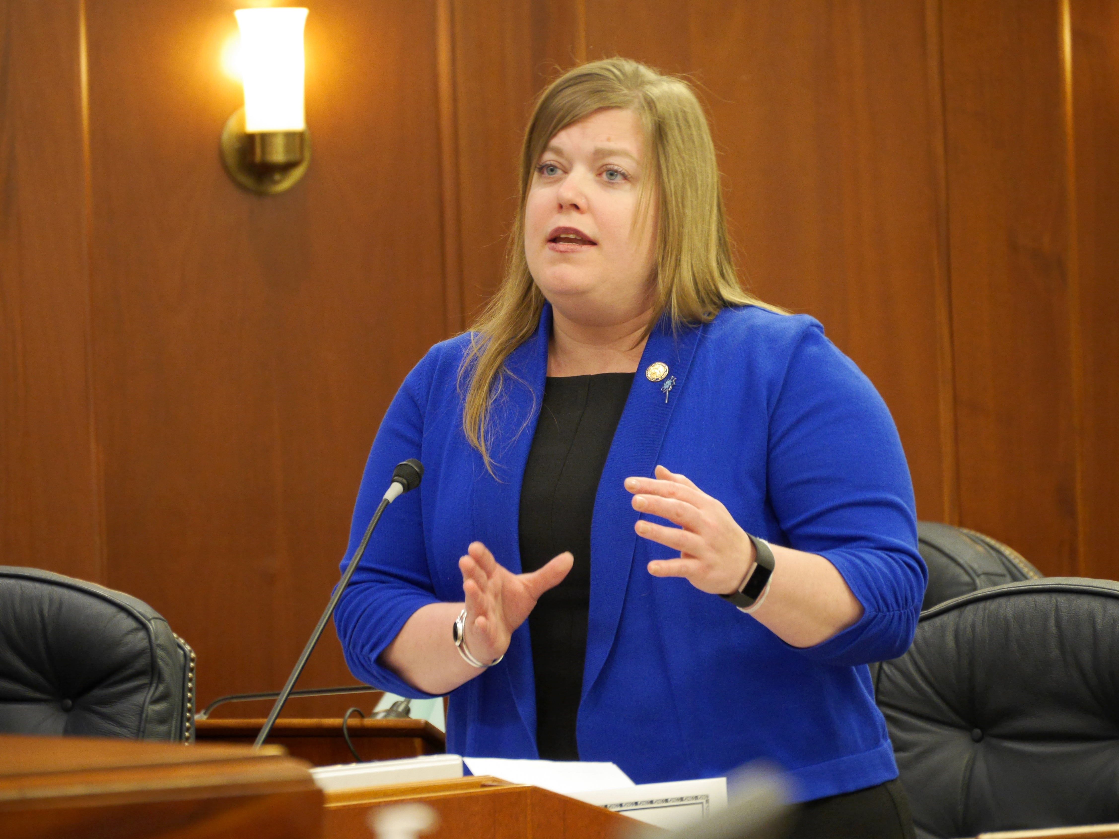 Special session nears end without public progress on oil taxes