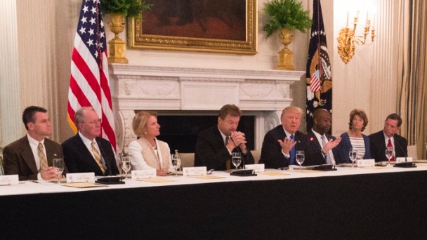 At White House lunch with GOP senators, table set for awkwardness with repeal and replace opponents