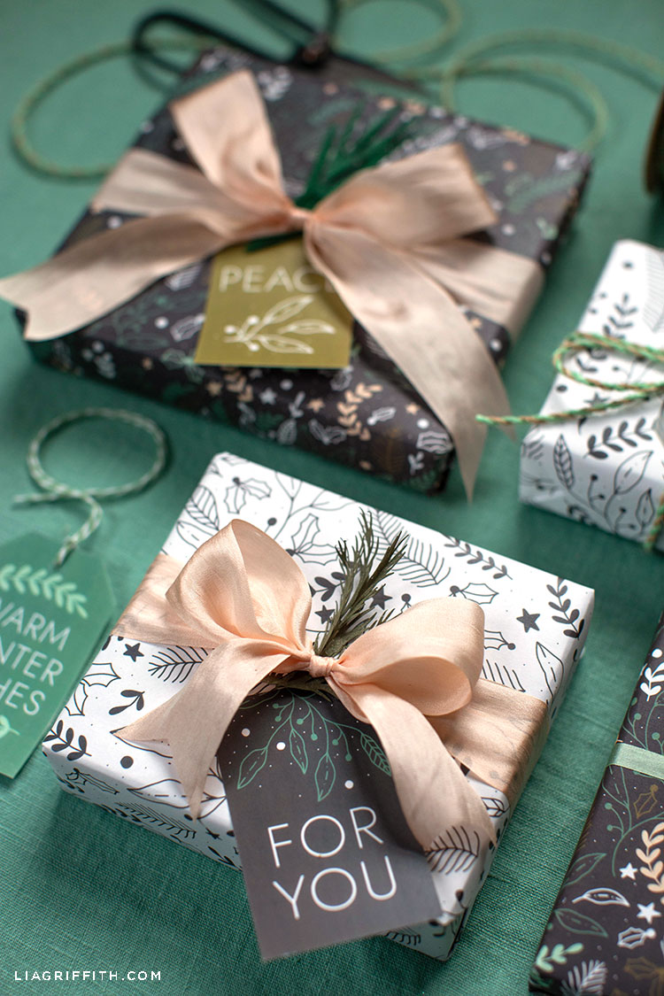 simple winter gift wrap & gift tags