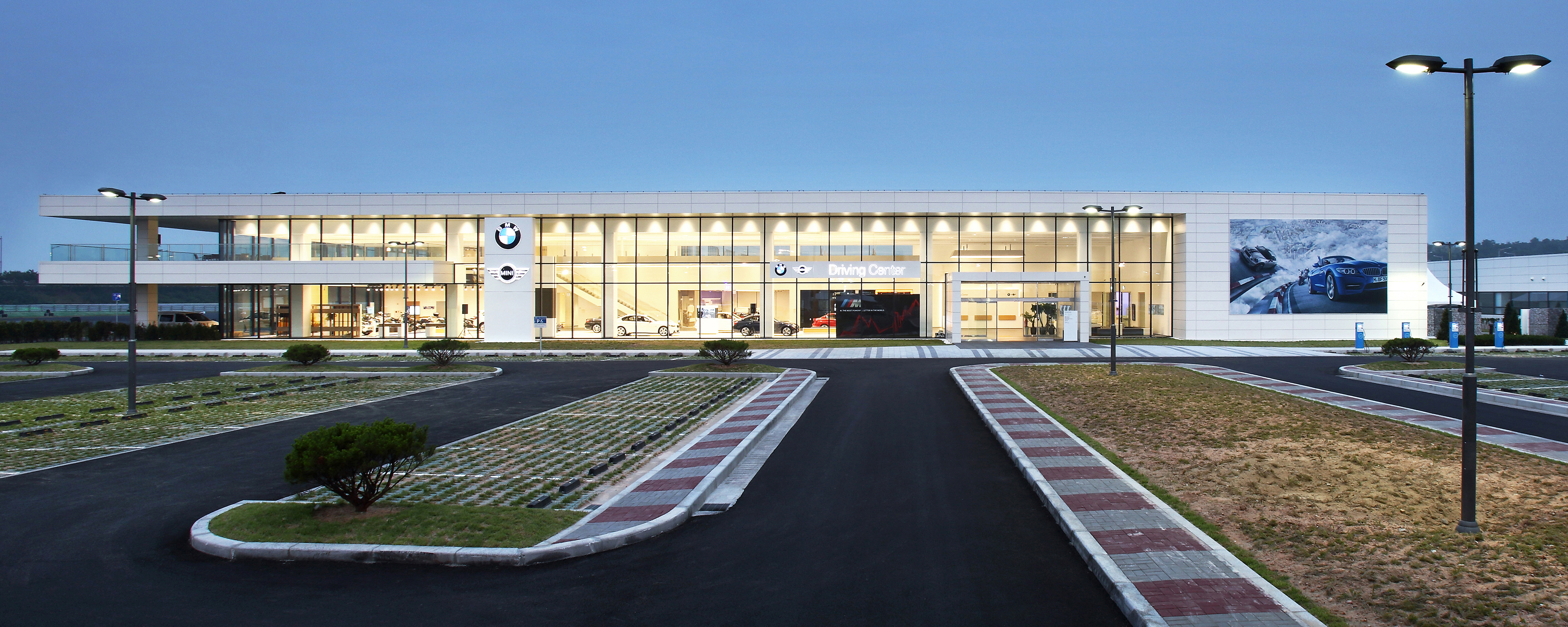 BMW Store Environments from Outside