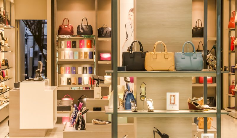 Luxury in e-commerce: store environment