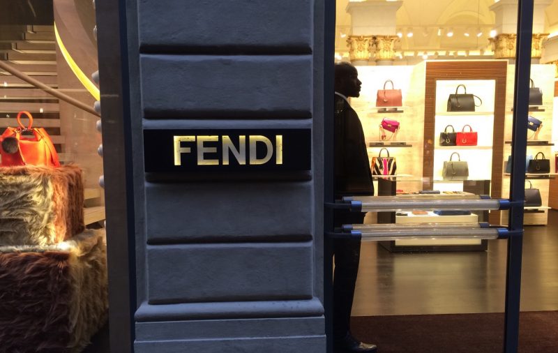 Fendi store: luxury in e-commerce