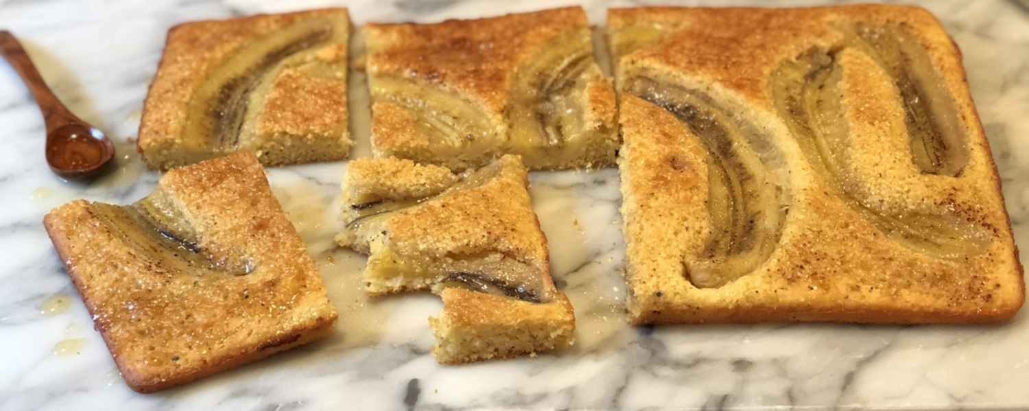 Banana cornmeal snacking cake