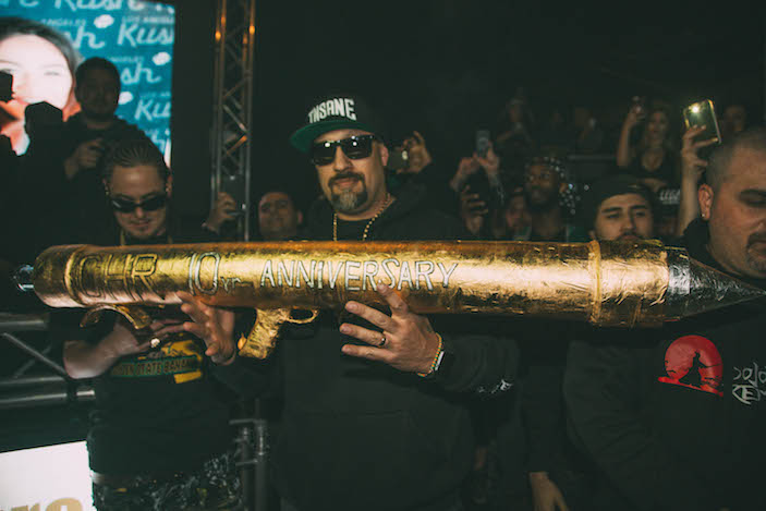5-Pound “Bazooka Blunt” Sets New World’s Largest Blunt Record | Marijuana