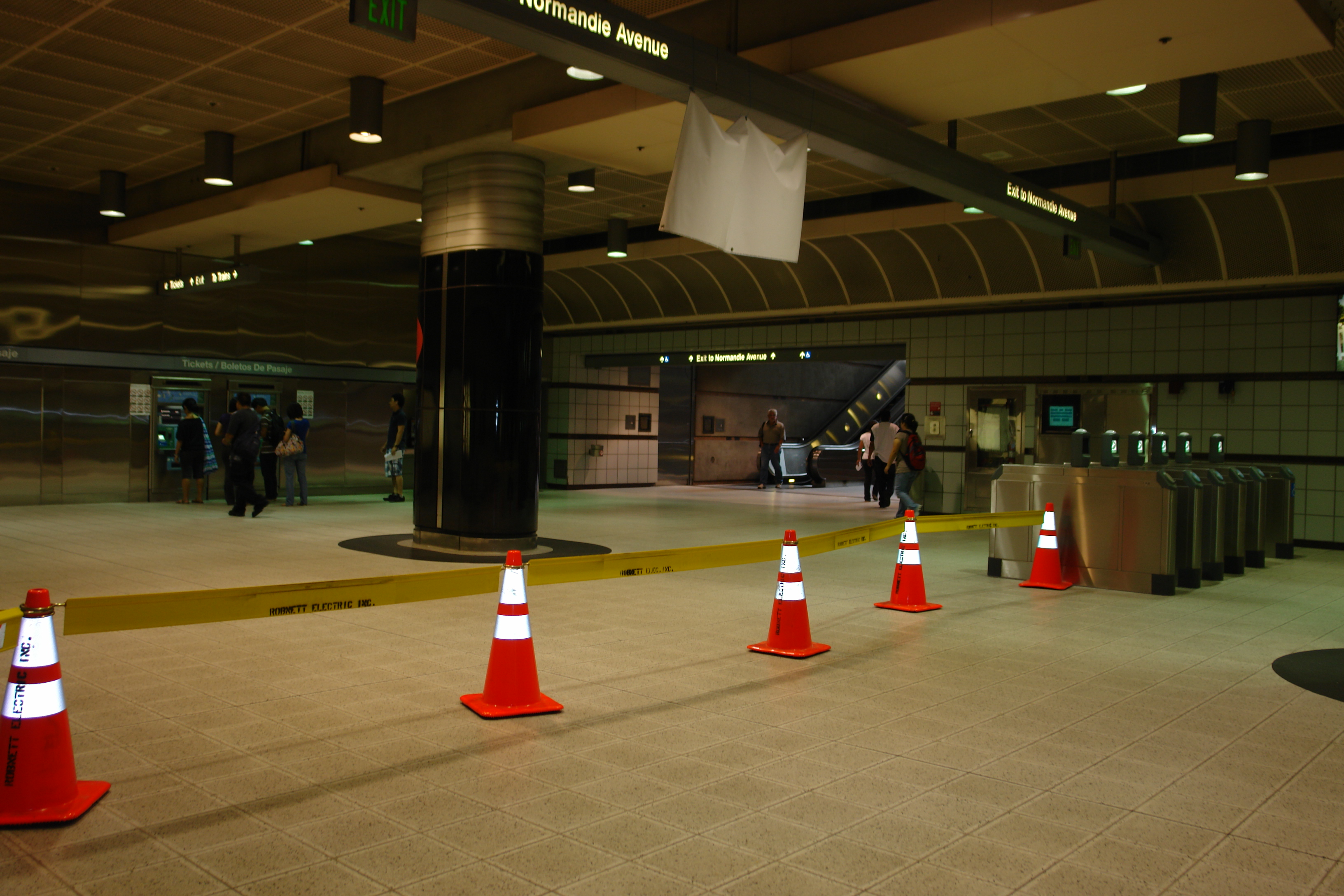 Estación Normandie Torniquetes en estación Normandie del tren subterráneo. (Foto Luis Inzunza/El Pasajero).