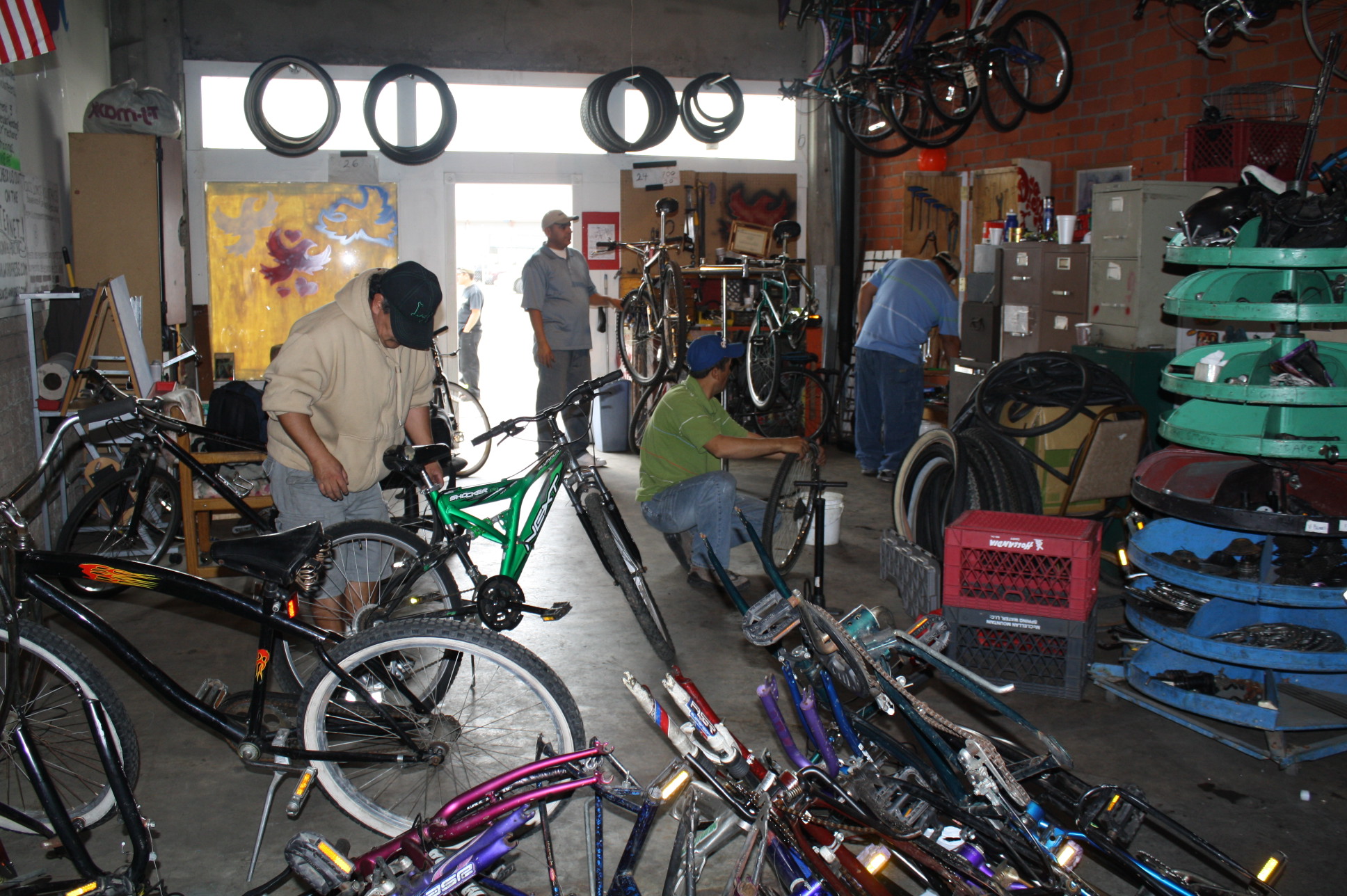 Bicidigna 024 Cerca de 20 bicicletas son arregladas por voluntarios en Bici Digna (Foto Agustín Durán/ El Pasajero)