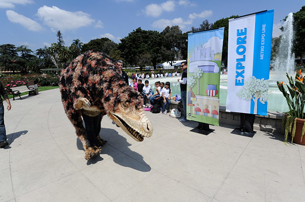 Expo Opening1 Hunter, la mascota del Museo de Historia Natural. (Todas las fotos de Gary Leonard/El Pasajero).