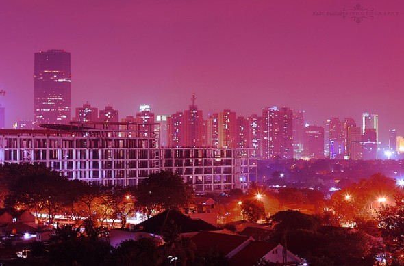 Jakarta590x389 Jakarta de noche. Déle una probadita en el Enjoy Jakarta Festival este domingo. (Foto de kaybee07 vía Flickr Creative Commons).