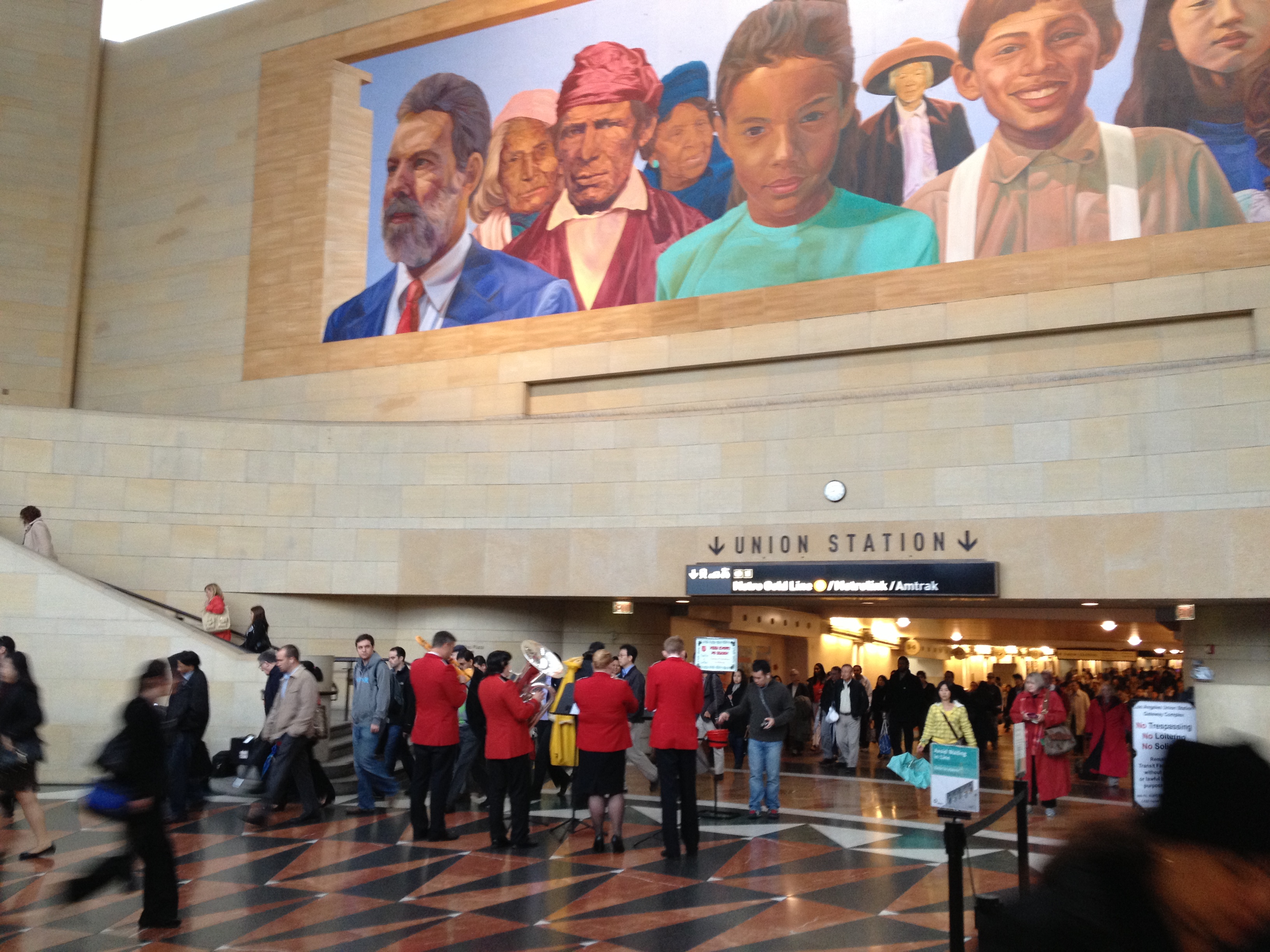 Salvation Army Los integrantes de la banda musical del Salvation Army en el Portal Este de Union Station. (Foto José Ubaldo/El Pasajero).