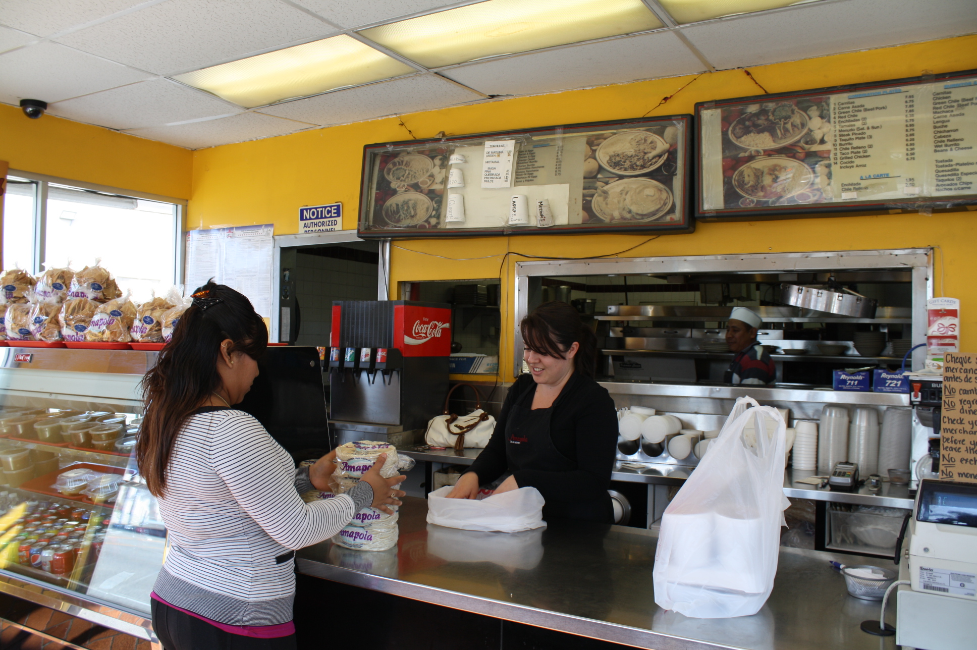 Los platillos en el restaurante se sirven con mucho sabor y amabilidad. (Foto de Agustín Durán/El Pasajero).