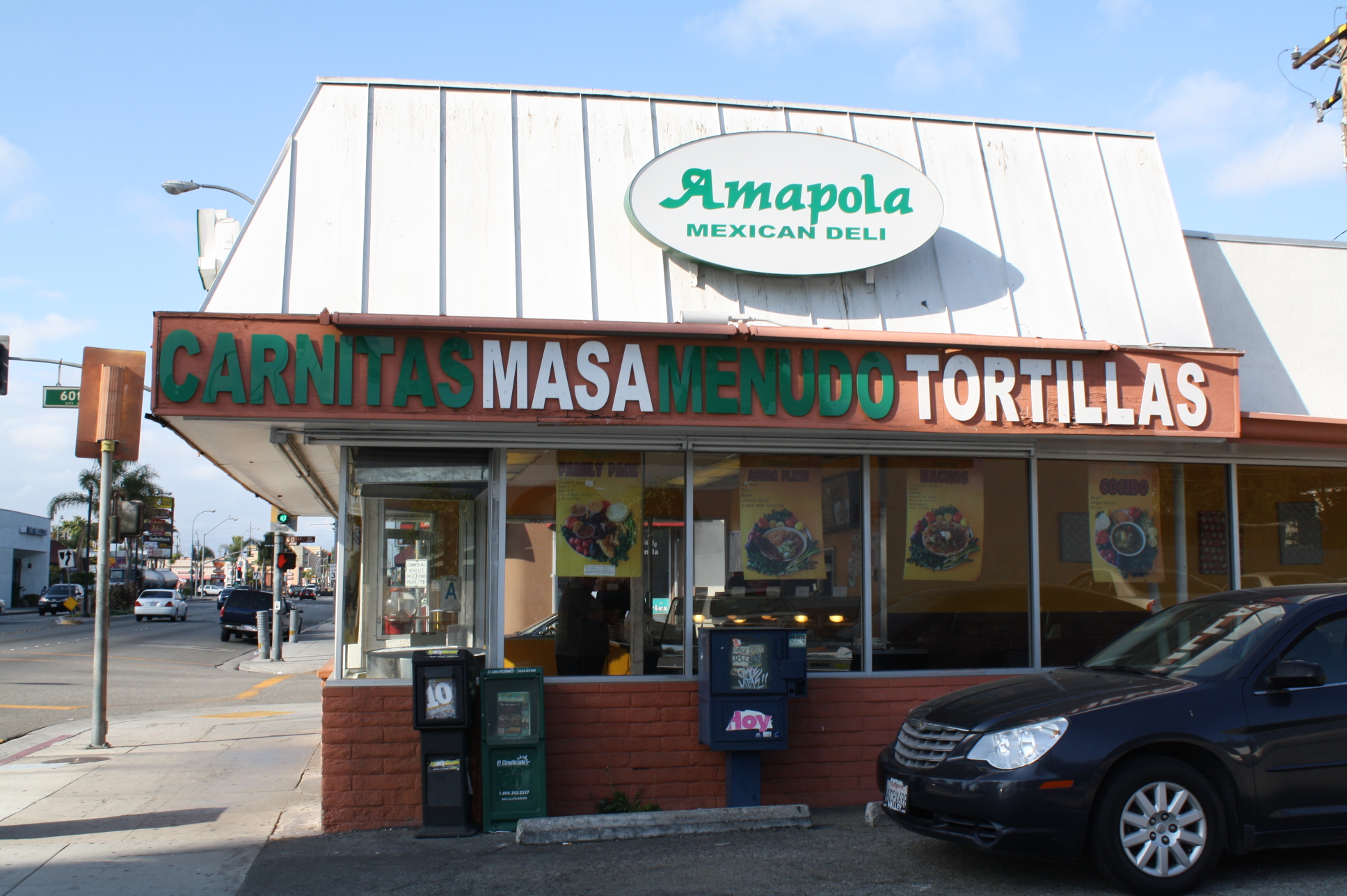 En transporte público es muy fácil de llegar al restaurante que está ubicado en la esquina de la calle 60 y el bulevar Atlantic en la ciudad de Maywood. (Foto de Agustín Durán/El Pasajero).