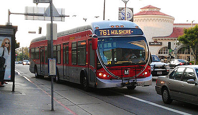 Autobús rápido en Wilshire Boulevard.