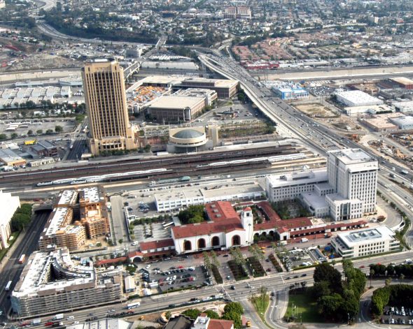 Edificio sede de Metro.
