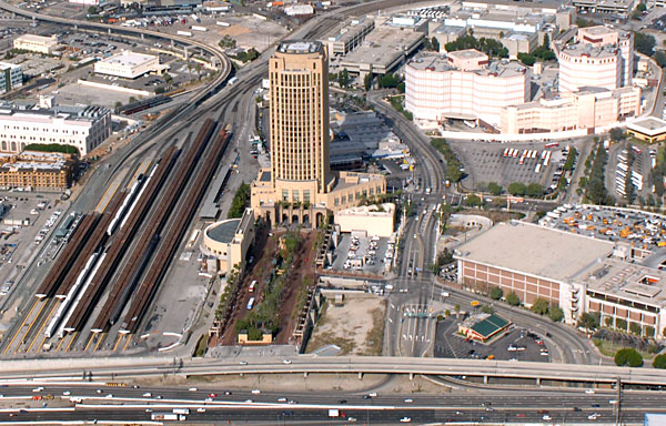 Site of the planned Silver Line station at the Patsaouras Transit Plaza at Union Station. The station, essentially a horizontal pathway that extends 600 feet from the plaza along the 101 freeway and across the freeway entrance at Vignes Street, will be constructed at the south end of the Patsaouras Transit Plaza facing the I-101 freeway. Photo by Gary Leonard.