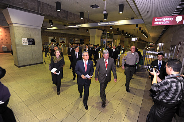 Japan Transport Ministry tours Union Station Metro CEO Art Leahy leads tour of rail operations at Union Station for Japan Transport Vice Minister Masafumi Shukuri and 17-member delegation on their way to the high-speed rail seminar at a downtown hotel. Also on board: Los Angeles County Supervisor Don Knabe and Ray Tellis, Team Leader, joint FTA and FHWA, Los Angeles Metropolitan Office. Photo by Juan Ocampo