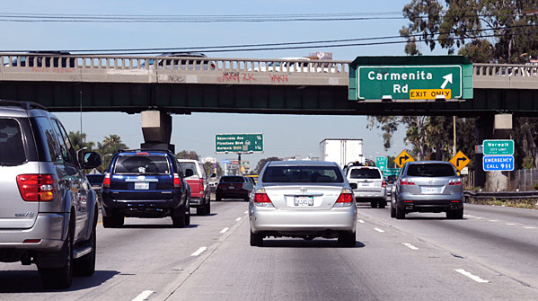 Alondra Blvd Bridge The Alondra Boulevard Bridge spans the 1-5 South Corridor in Santa Fe Springs. An estimated 220,000 vehicles travel this section daily.