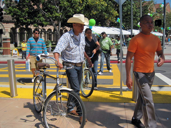 Expo on wheels Crossing the street safely at Expo Park/USC Station - from Dave Sotero