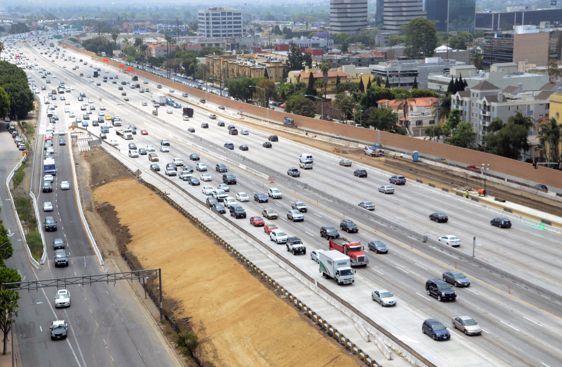 One Mile Of New Traffic Lane Added To The 405 Project The Source one-mile-of-new-traffic-lane-added-to-the-405-project-the-source