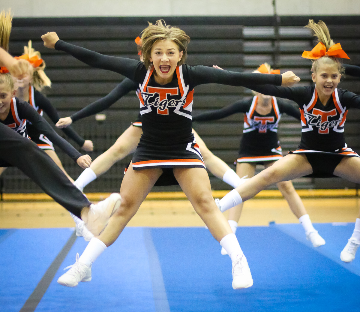 Image Gallery Middle Cheerleader 2016
