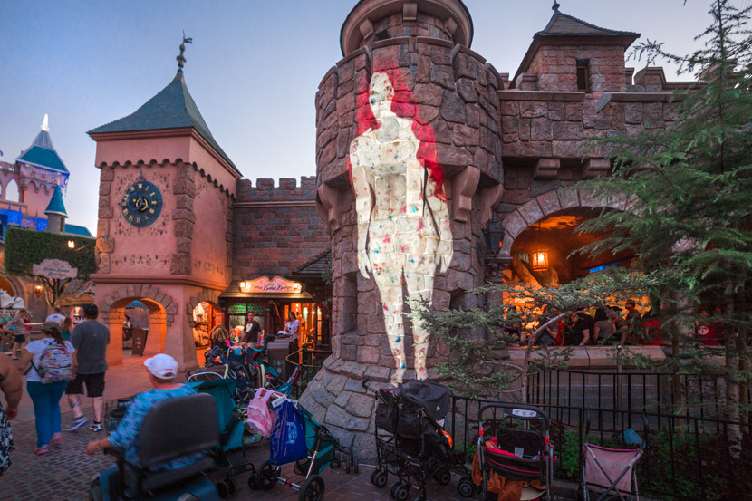 Among the Strollers, Snow White's Scary Adventures, Fantasyland