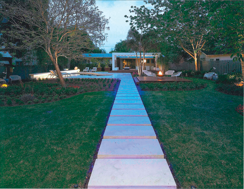 Floating walkway provides 'wow' For Residential Pros