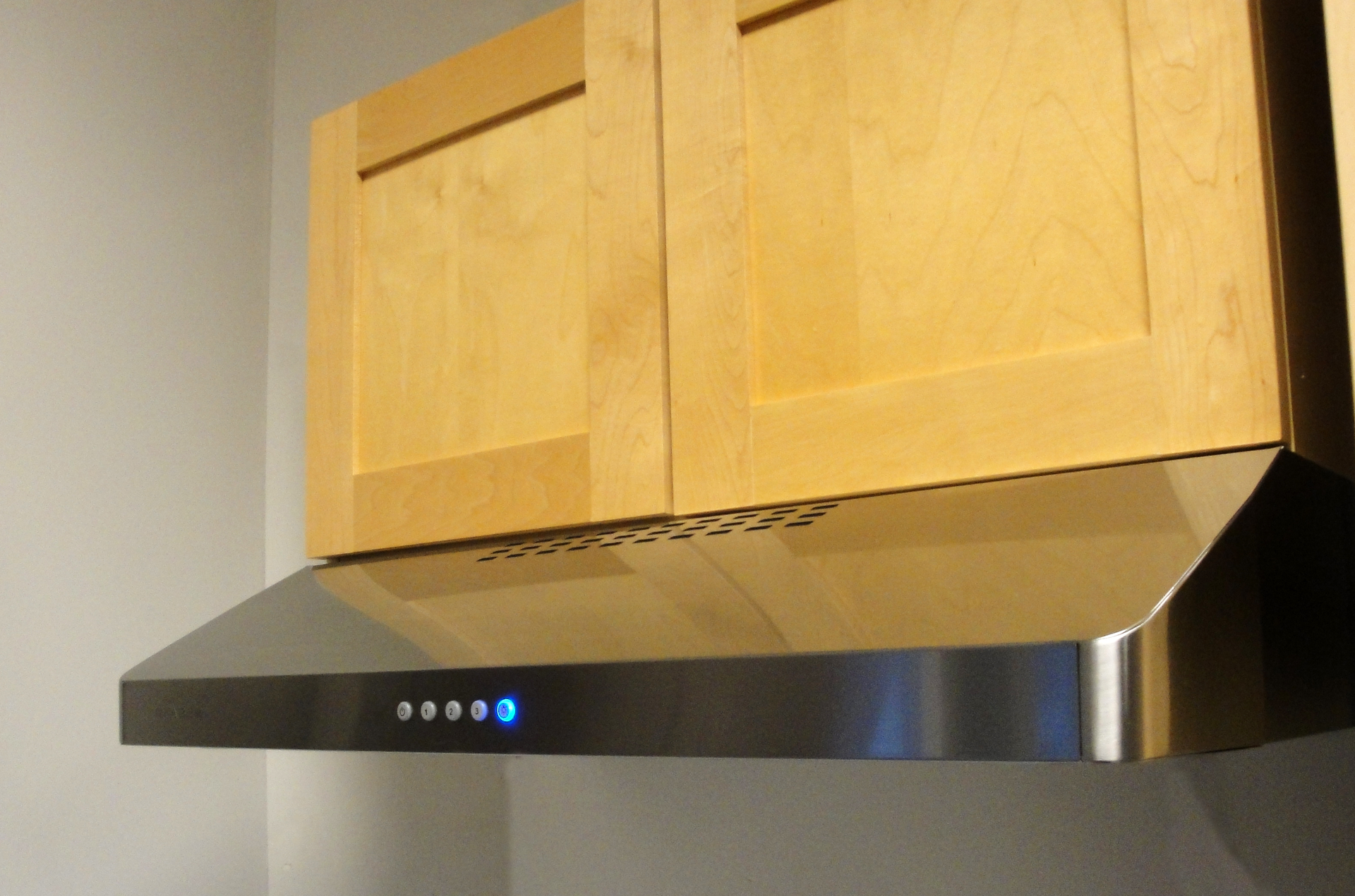 Levante Under Range Hoods For Residential Pros