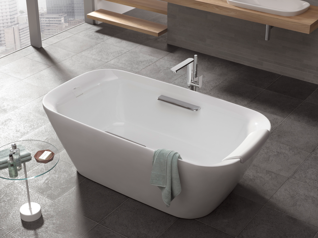 Neorest Freestanding Soaking Tub For Residential Pros