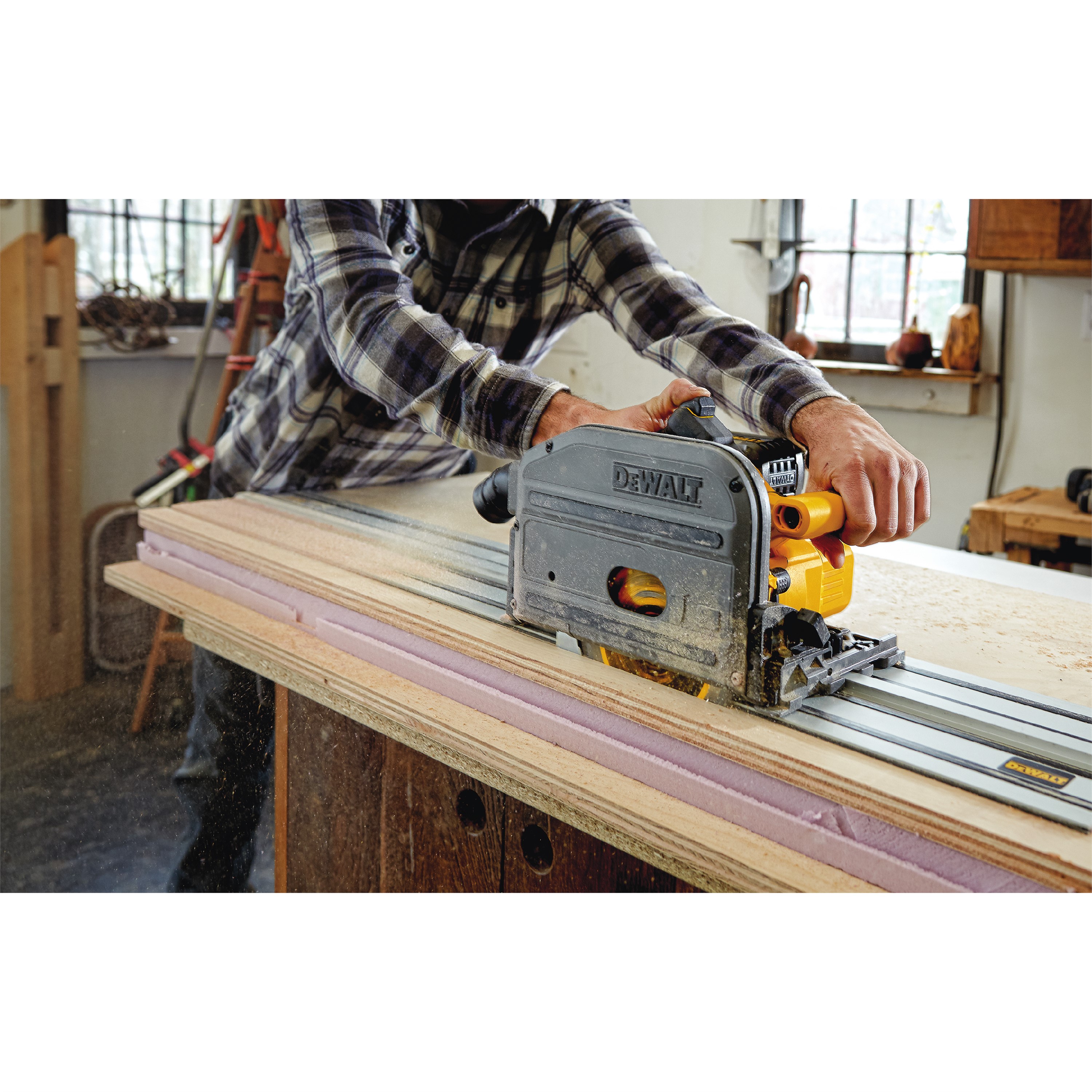 Track saw for ripping, cross cutting applications For Residential Pro