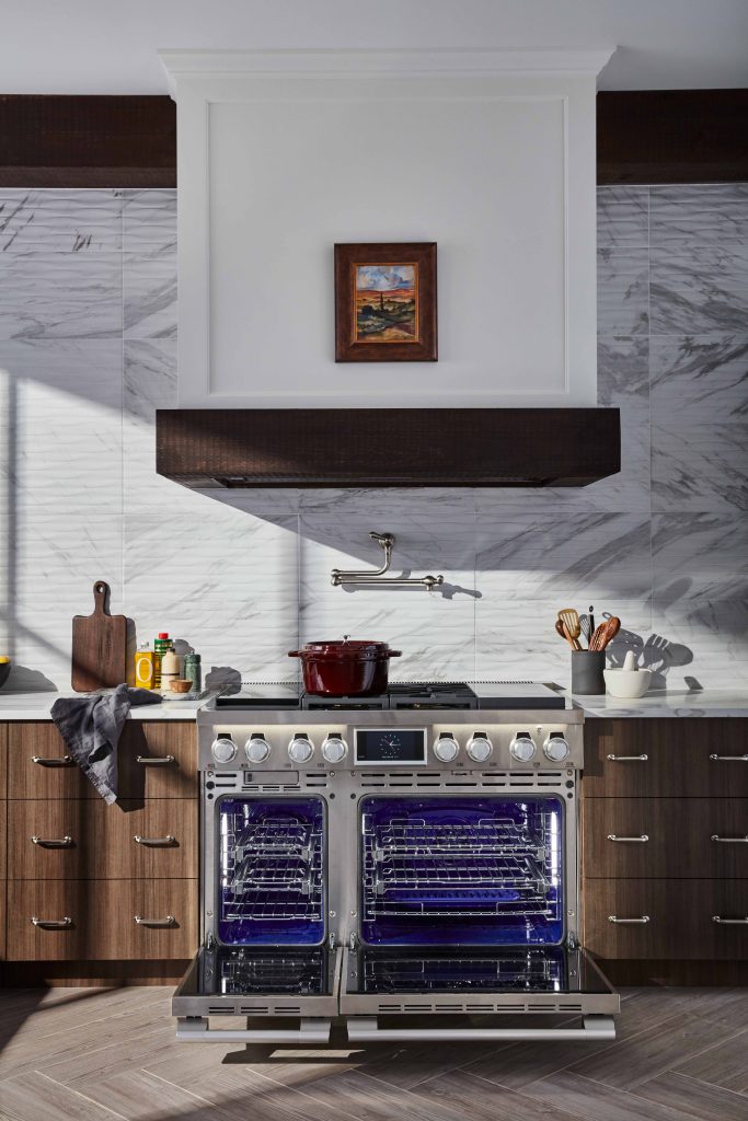 Range features builtin sous vide For Residential Pros