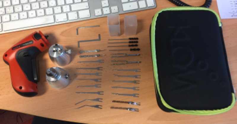 KLOM Electric Pick Gun PLUS with Carry Case + Tools for Sale - UKBumpKeys