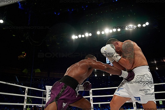 Oleksandr Usyk, Daniel Dubois, Wroclaw, Wrocław, 2023, usykdubois, low blow