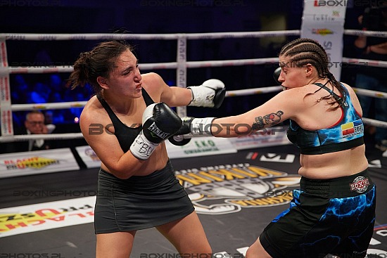 Justyna Walas, Justyna Walaś, Nana Chakhvashvili, KBN 24, KnockOut Boxing Night, 2022, Lublin, Poland,