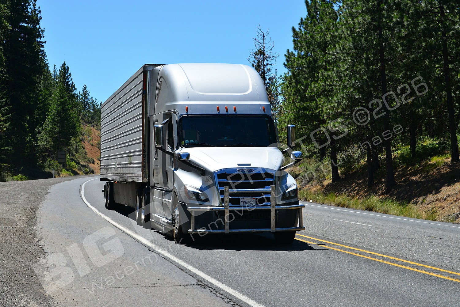 107, BBB, Freightliner Trucks, Reefer, yp63877