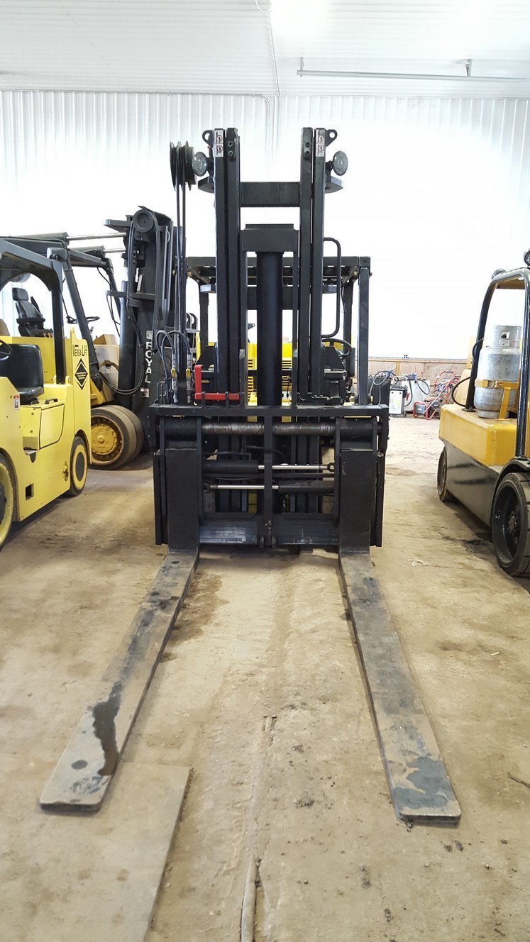 25,000lb. to 35,000lb. Capacity Hoist Forklift For Sale 25kto35kHoistFL15